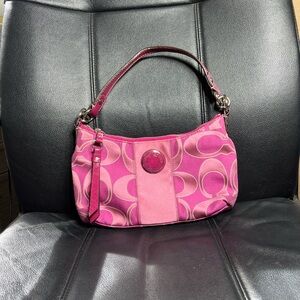 VINTAGE COACH 2004 Pink Logo Canvas shoulder bag - Like New Condition